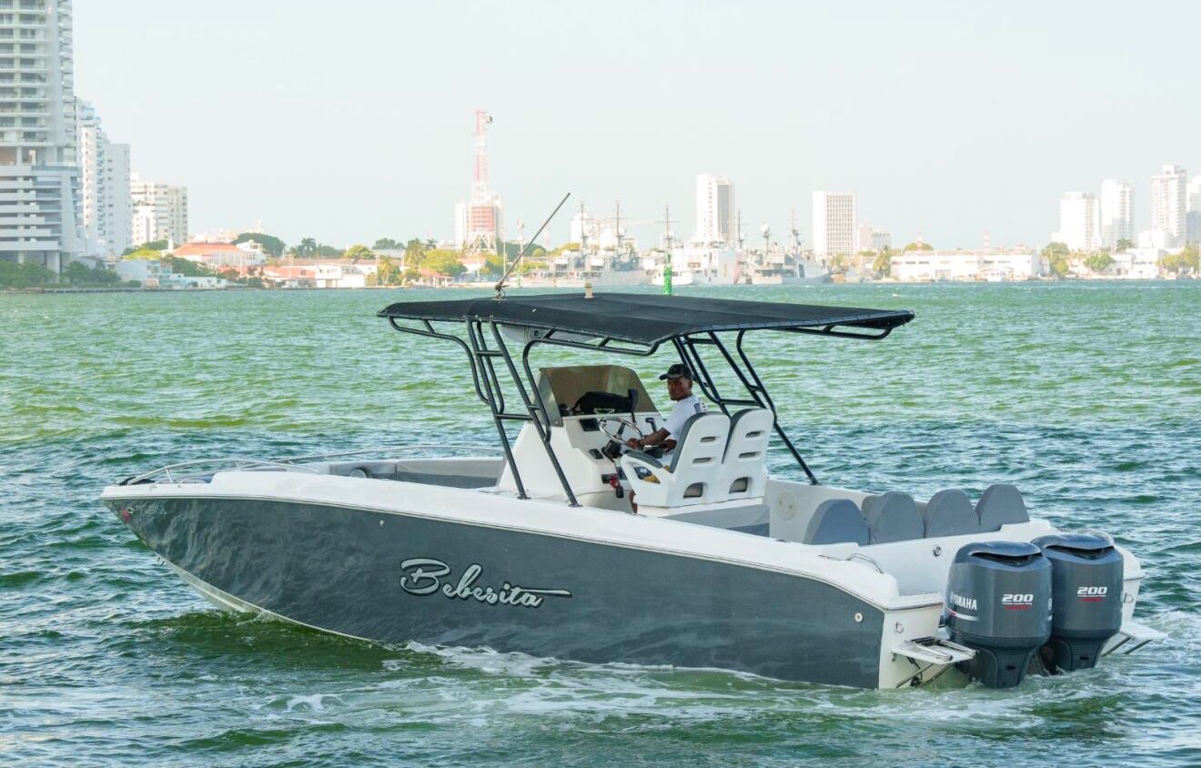 Boat Rental Cartagena 34FT | 15 People