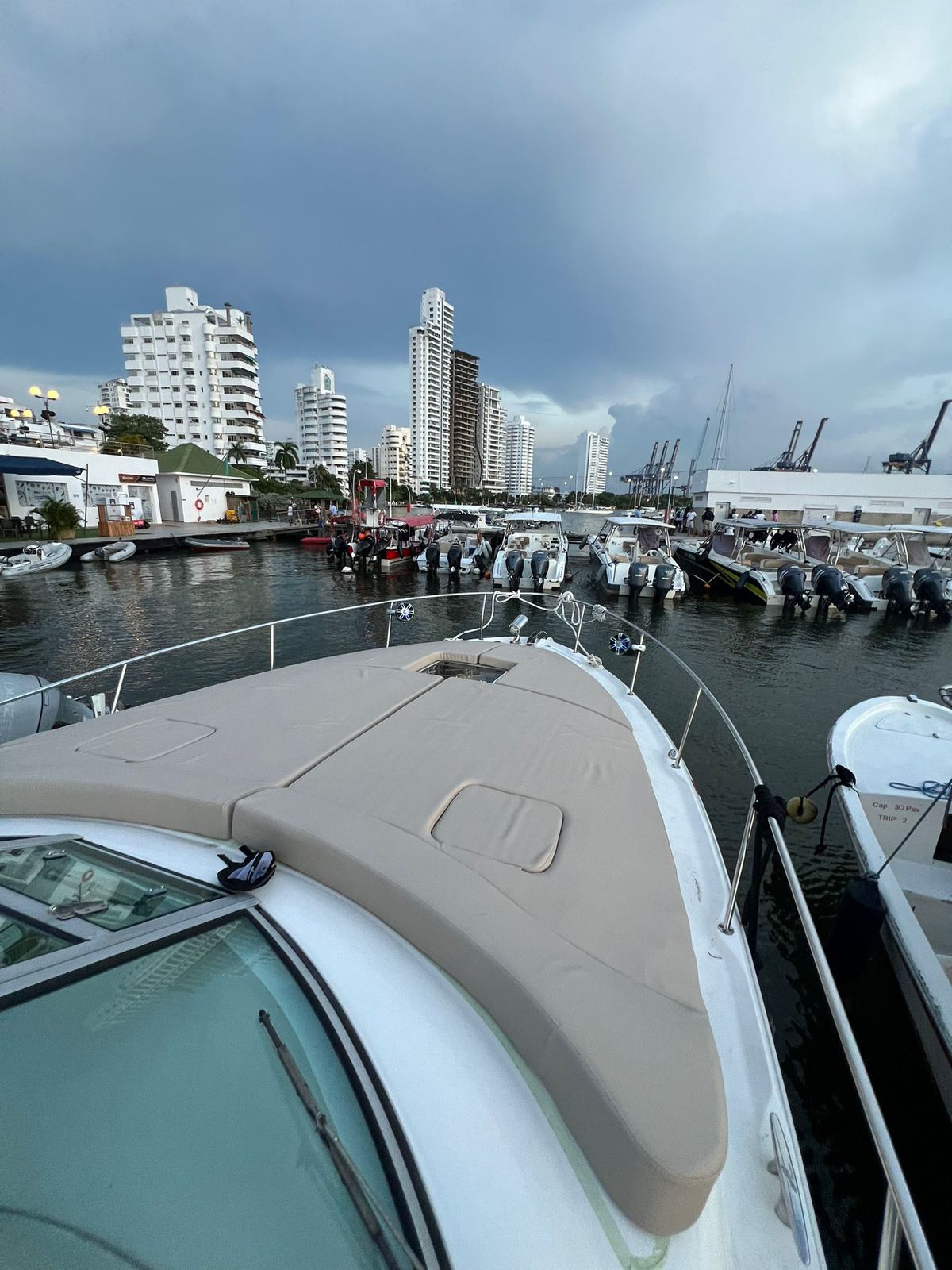 Yate Alquiler Cartagena 34 FT | 10 Personas