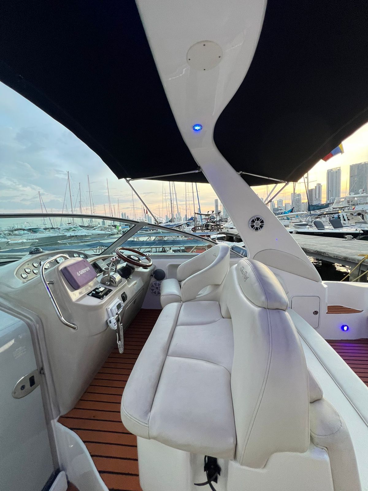 Yate Alquiler Cartagena 34 FT | 10 Personas
