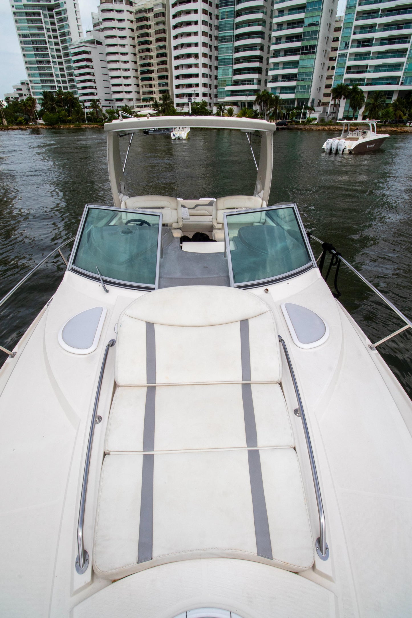 Yate Alquiler Cartagena 38 FT | 10 Personas