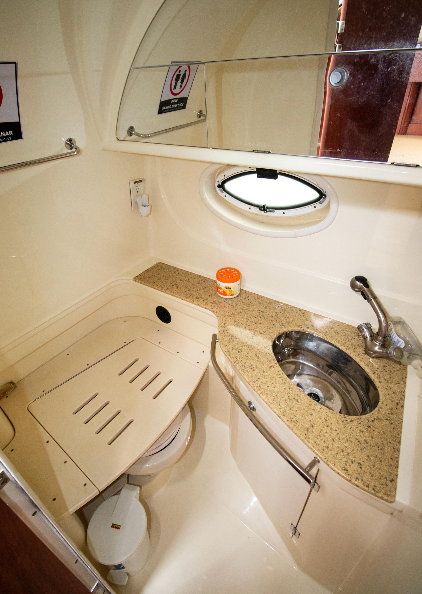 Yate Alquiler Cartagena 38 FT | 10 Personas