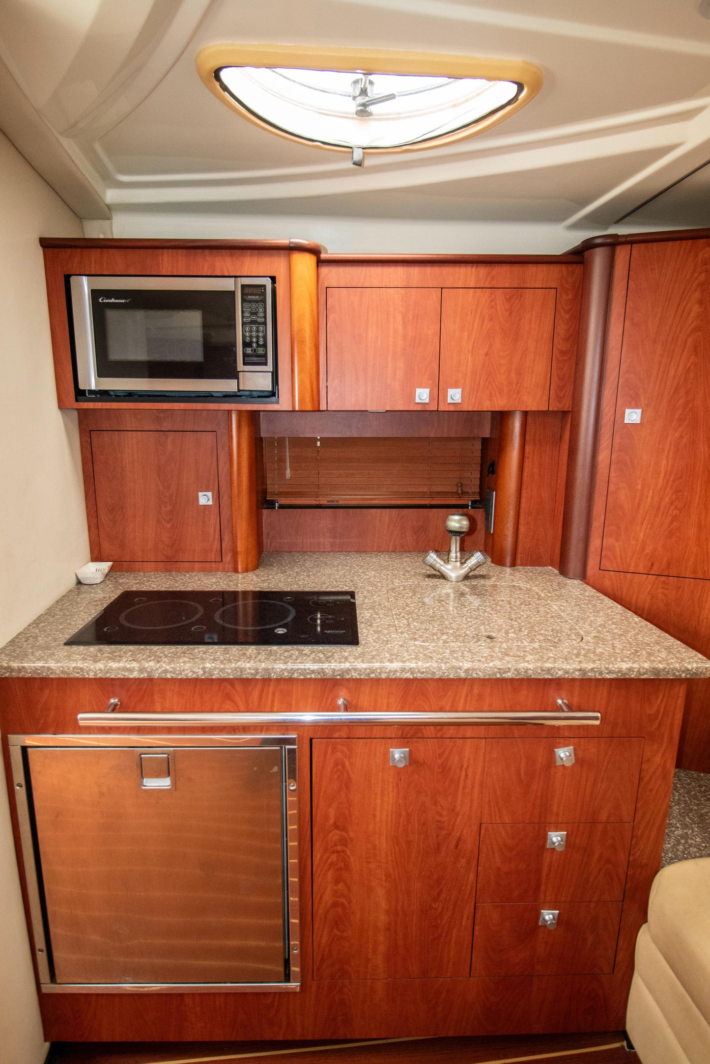 Yate Alquiler Cartagena 38 FT | 10 Personas