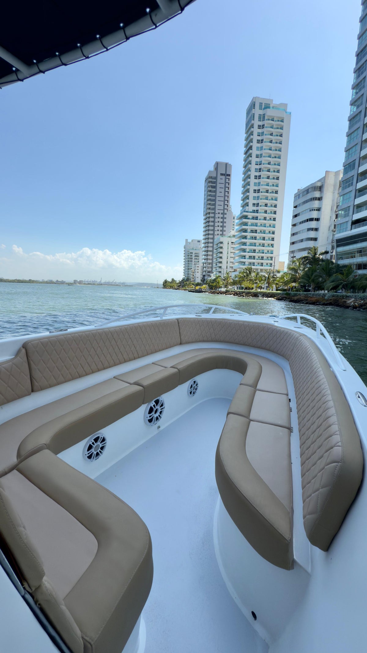 Lancha Alquiler Cartagena 32FT | 12 Personas