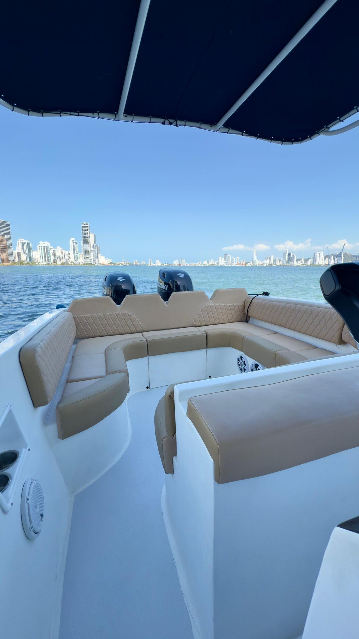 Lancha Alquiler Cartagena 32FT | 12 Personas