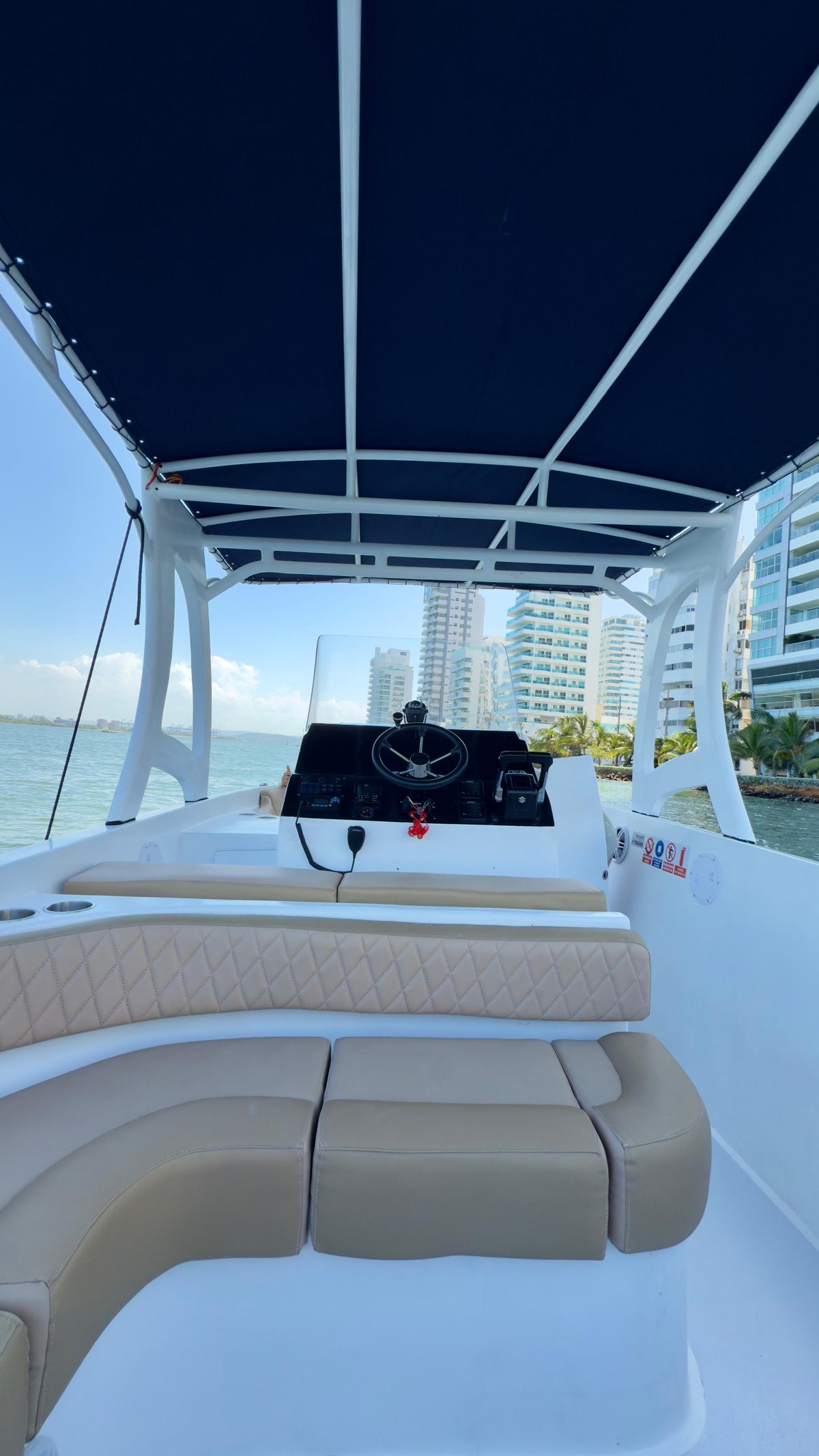 Lancha Alquiler Cartagena 32FT | 12 Personas