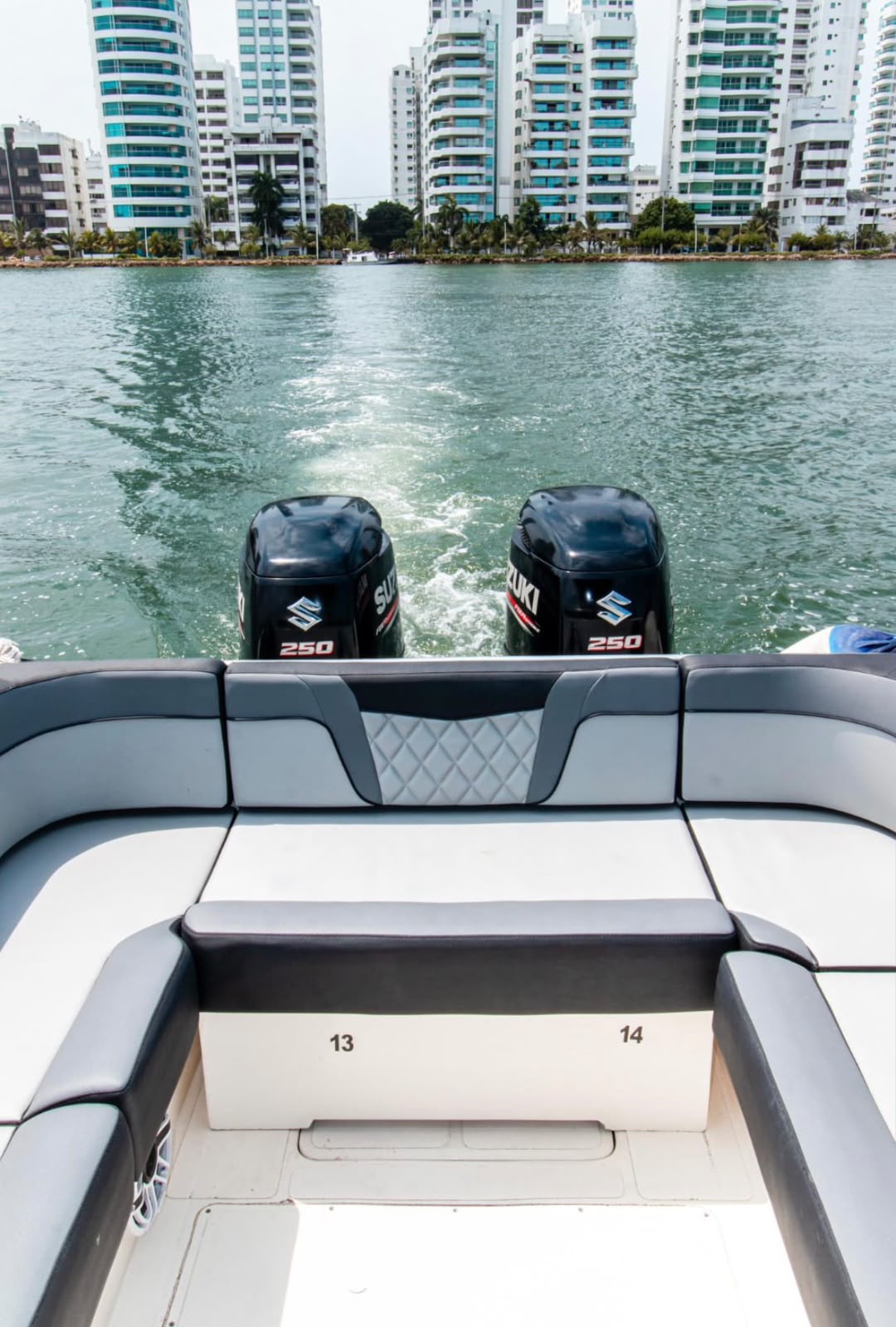 Lancha Alquiler Cartagena 40FT | 18 Personas