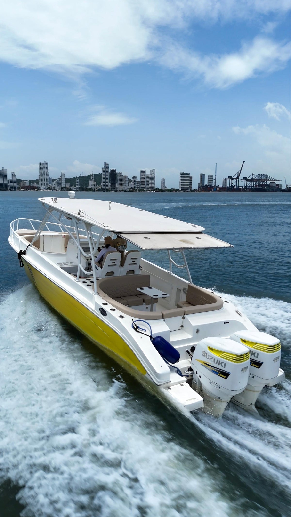 Lancha Alquiler Cartagena 39FT | 18 Personas