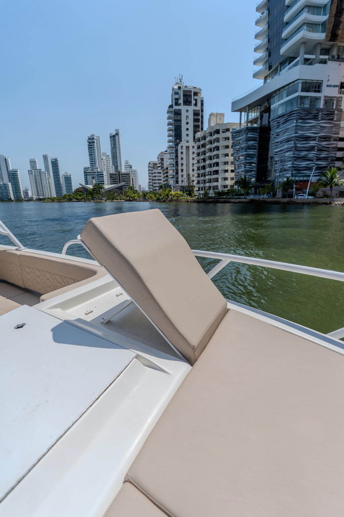 Lancha Alquiler Cartagena 39FT | 18 Personas