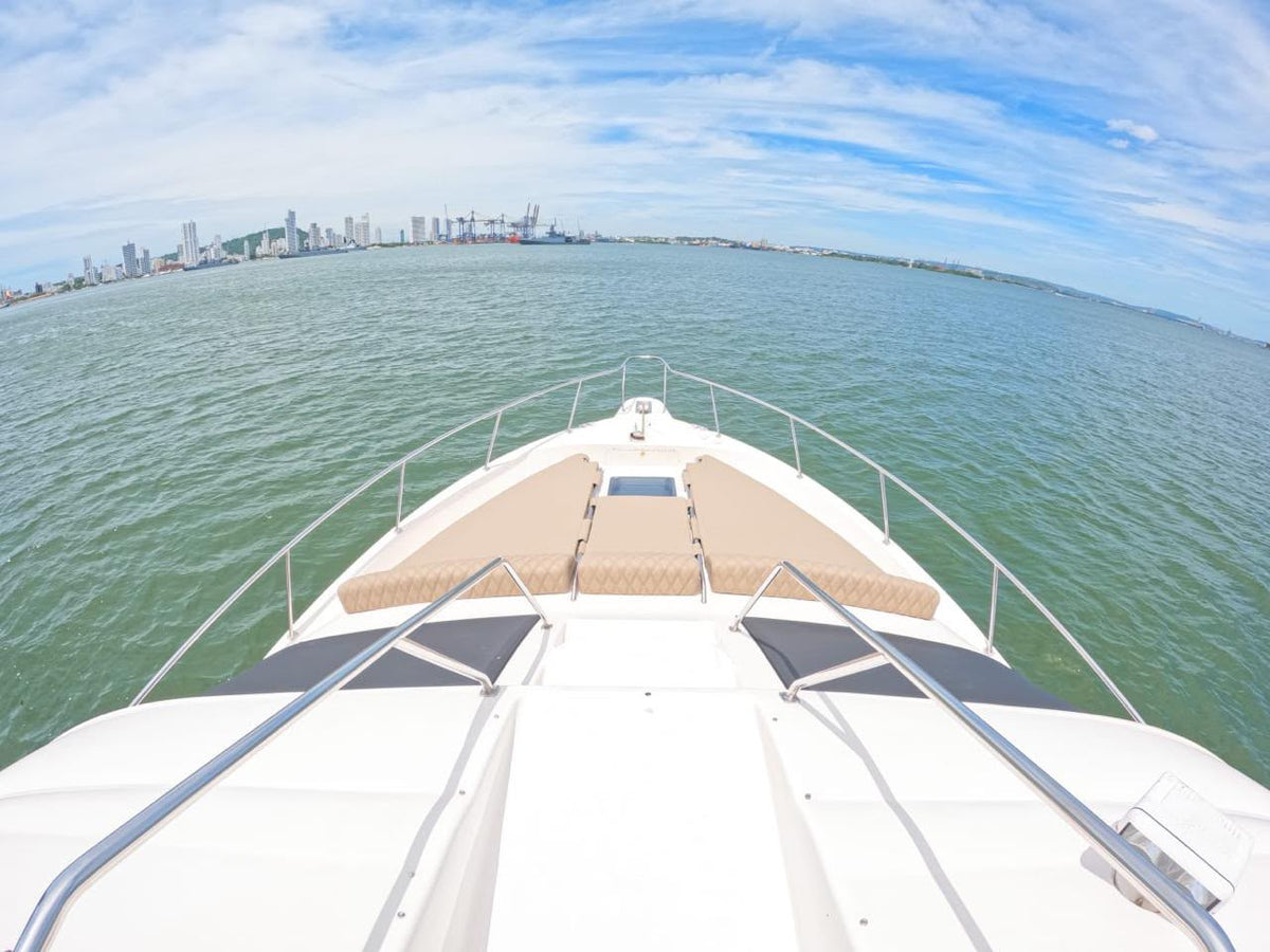 Yate Alquiler Cartagena 45FT | 15 Personas