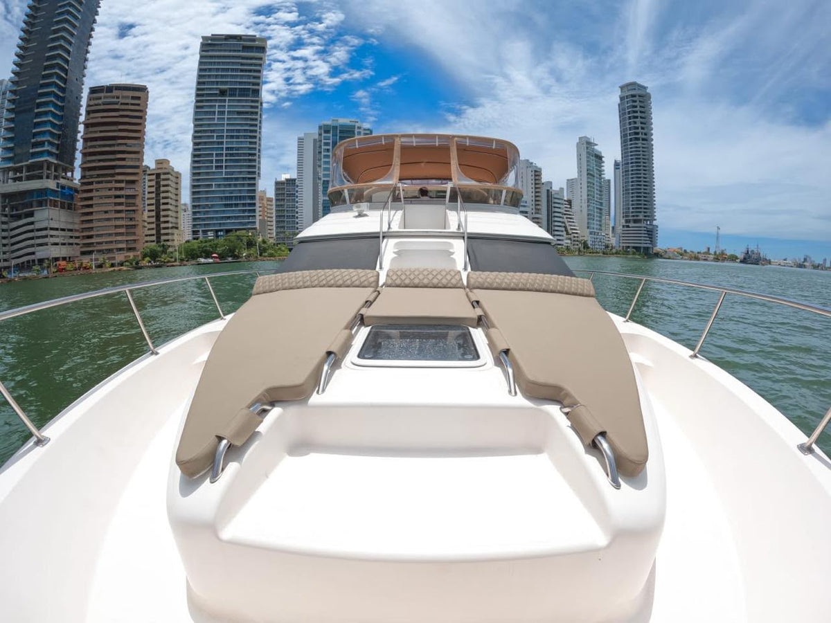 Yate Alquiler Cartagena 45FT | 15 Personas