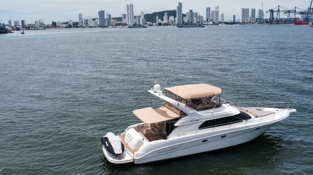 Yate Alquiler Cartagena 45FT | 15 Personas