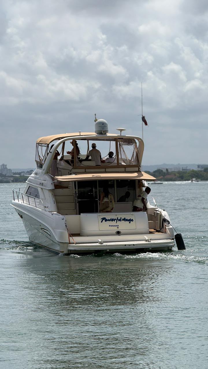 Yate Alquiler Cartagena 45FT | 15 Personas