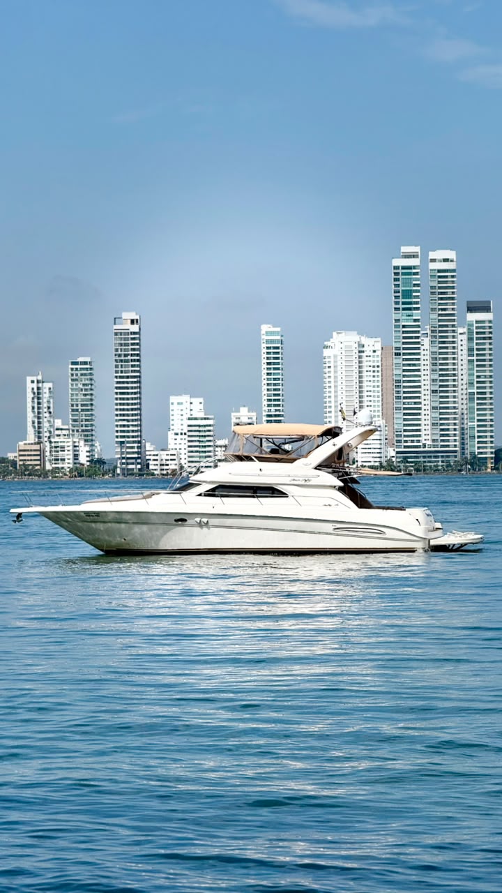 Yate Alquiler Cartagena 45FT | 15 Personas
