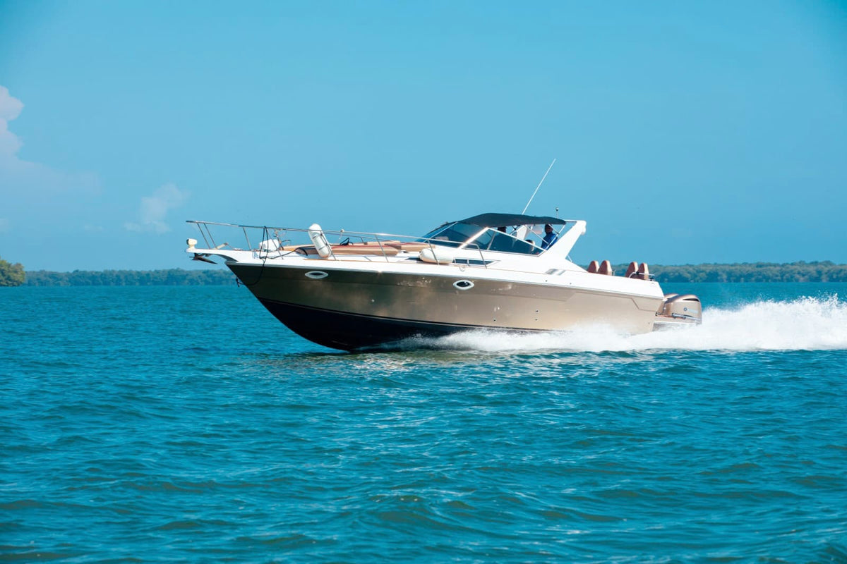 Mini Yate Alquiler Cartagena 38FT | 10 Personas
