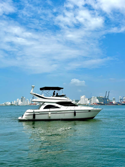 Yate Alquiler Cartagena 43FT | 15 Personas