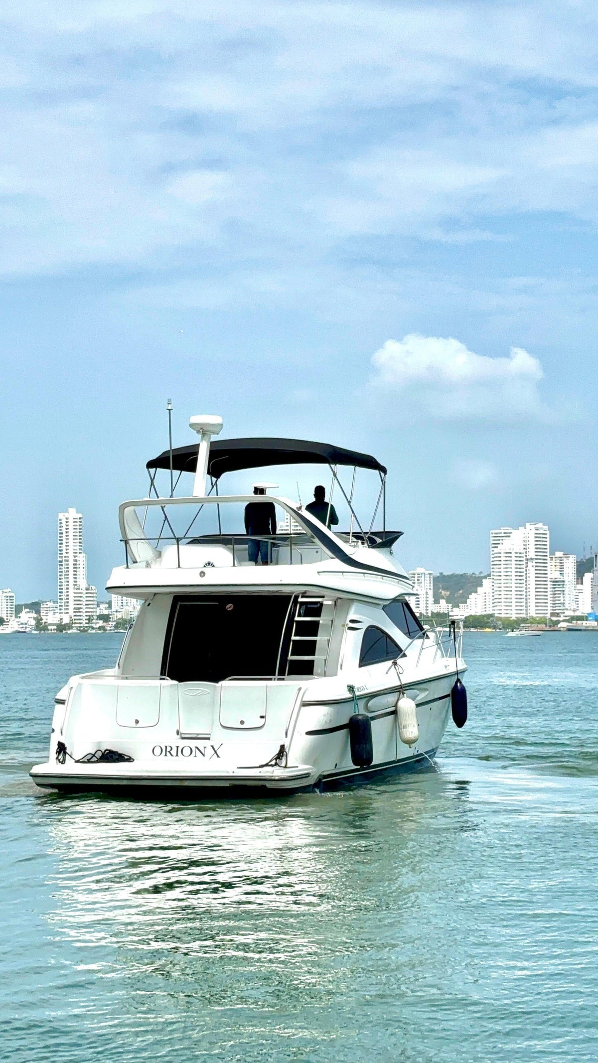 Yate Alquiler Cartagena 43FT | 15 Personas