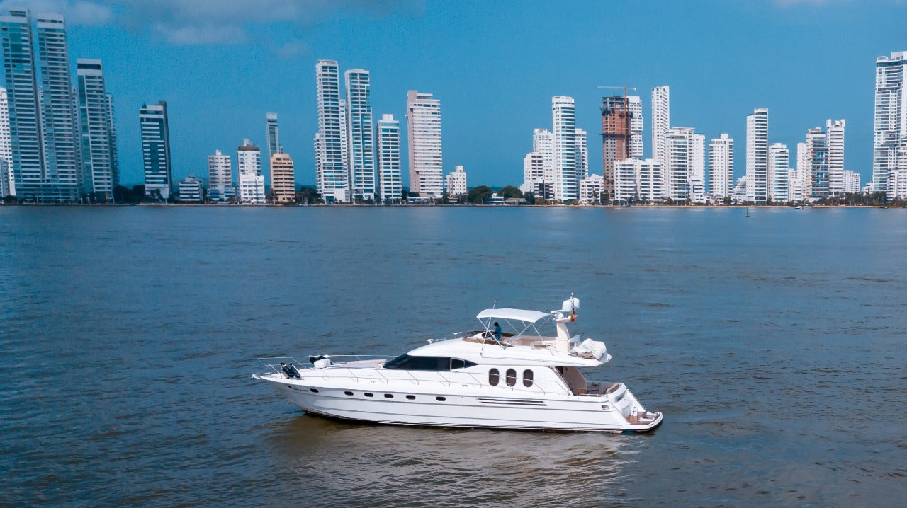 Yate Alquiler Cartagena 70FT | 25 Personas