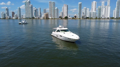 Yate Alquiler Cartagena 62FT | 16 Personas