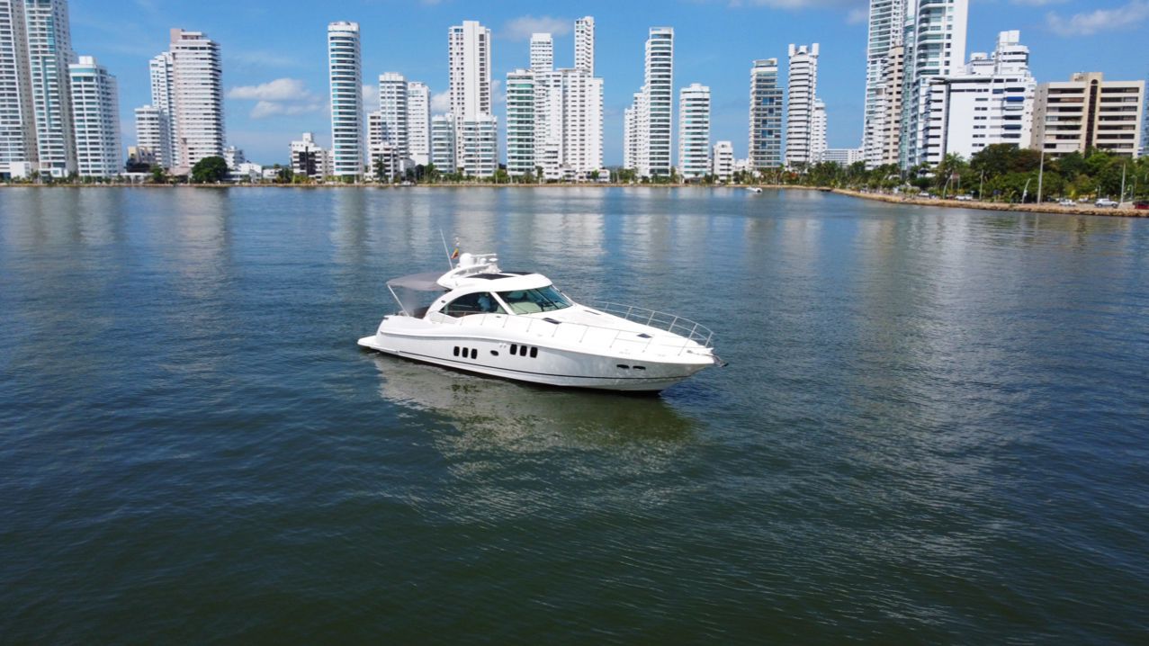 Yate Alquiler Cartagena 62FT | 16 Personas