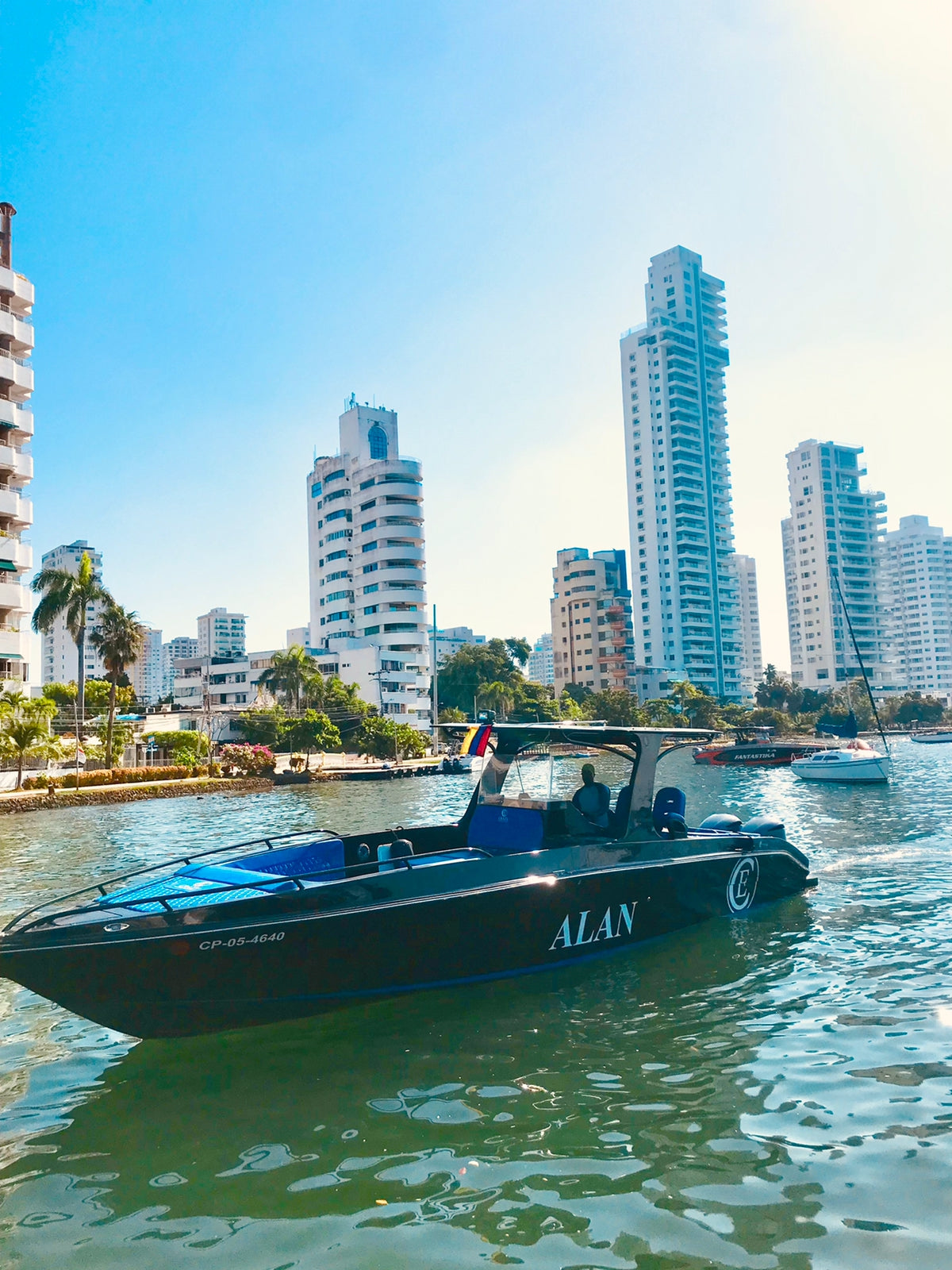 Lancha Alquiler Cartagena 39FT | 20 Personas