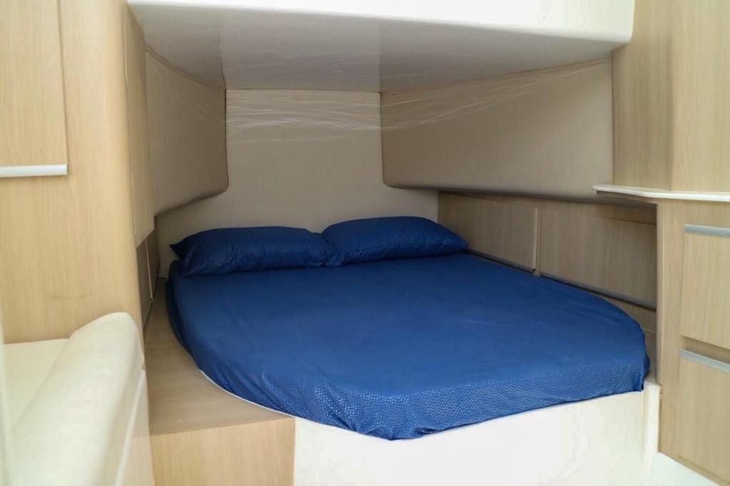 Lancha Alquiler Cartagena con Habitación 40FT | 18 Personas