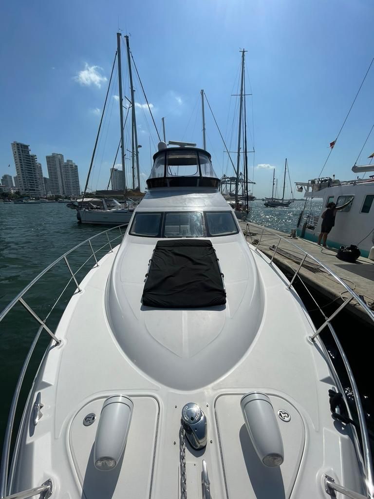 Yate Alquiler Cartagena 44FT | 15 Personas