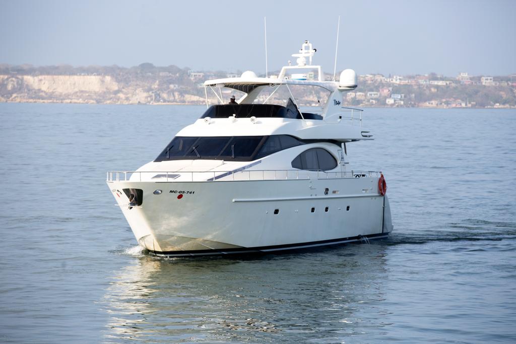 Yate Alquiler Cartagena 70FT - 30 Personas