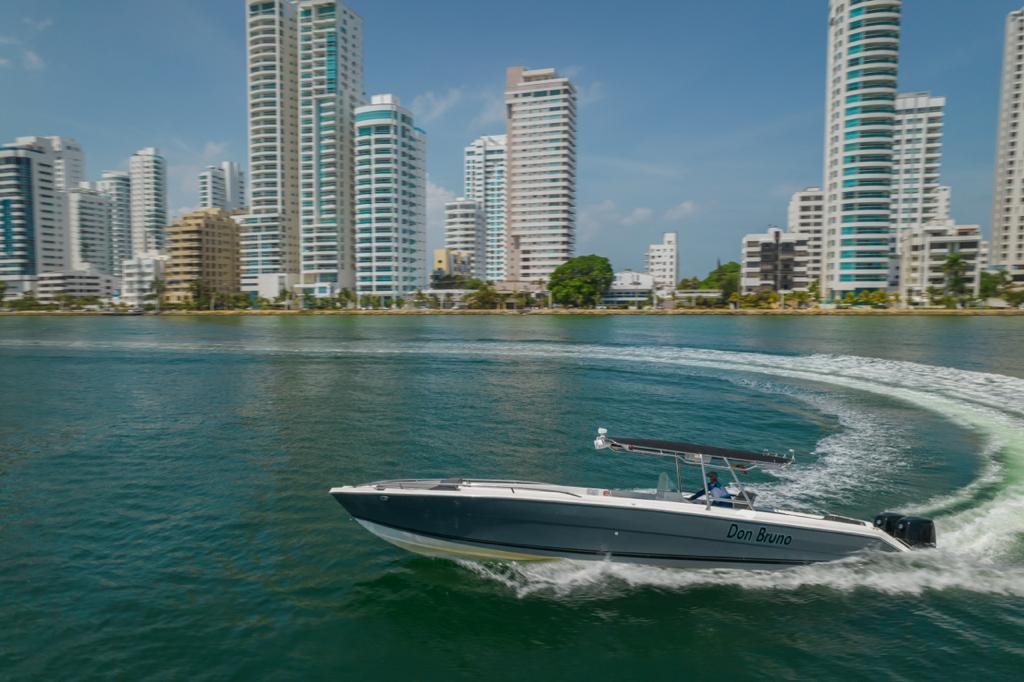 Lancha Alquiler Cartagena 42FT | 22 Personas